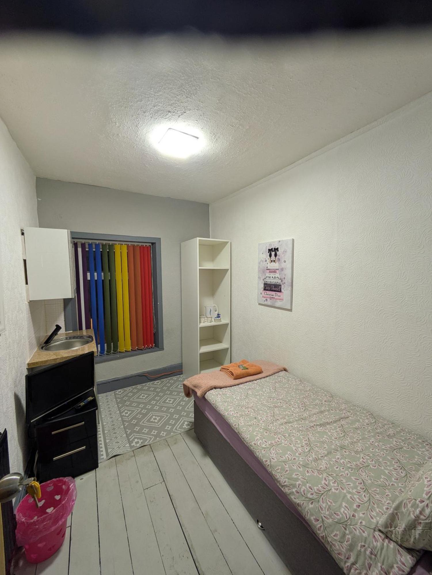 New Kirkstead Guest House Dog Friendly Everyone Welcome - Blackpool — Photos 1